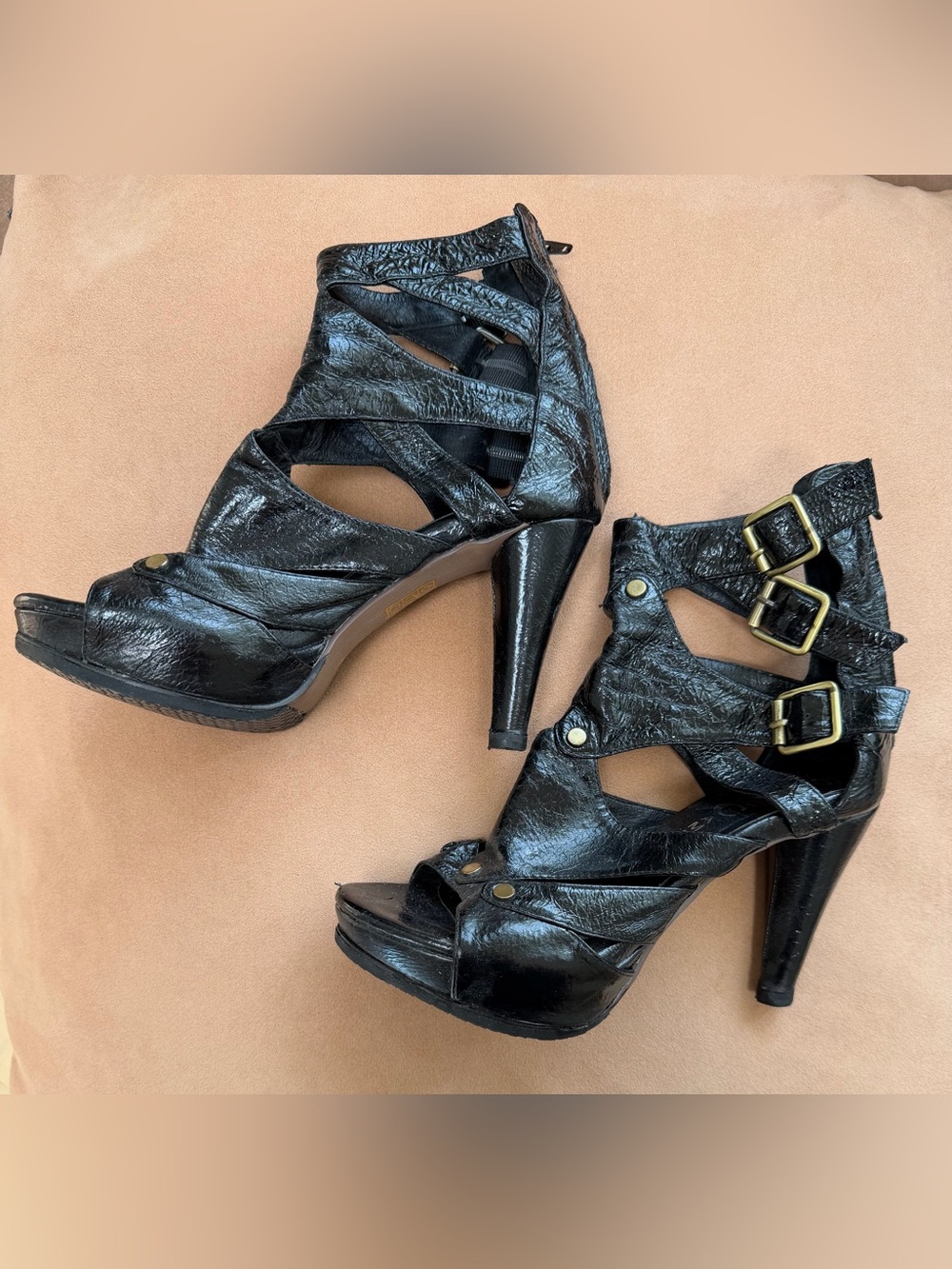 Jeffrey Campbell Ibiza sexy gladiator sandals Sz 7 grommets/back zipper